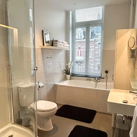 Alexander Bed & Breakfast 3*