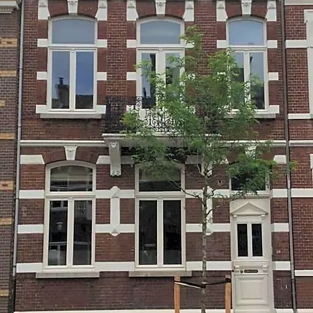 Alexander Bed & Breakfast 3*