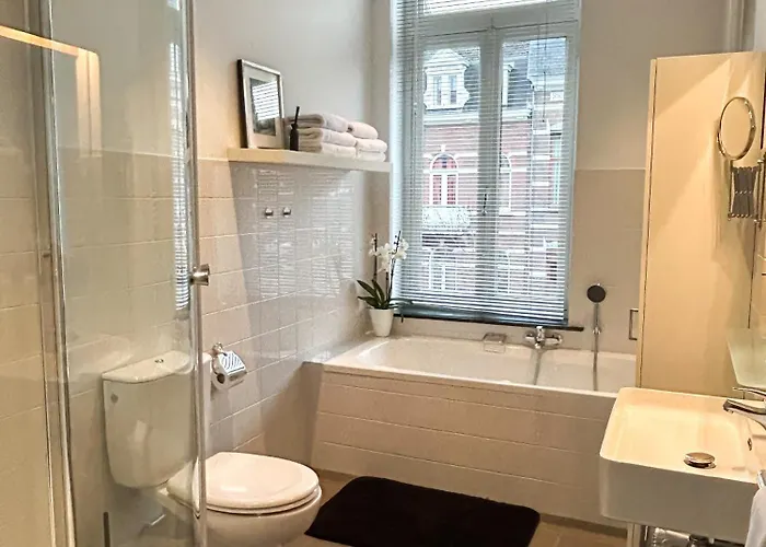 Alexander Bed & Breakfast 3*